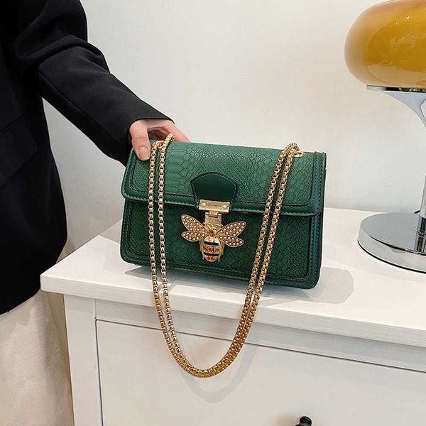 women's bag 2022 new versatile crocodile pattern fashion one shoulder messenger bag chain small square bag bags 230417
women's bag 2022 new versatile crocodile pattern fashion one shoulder messenger bag chain small square bag bags 230417