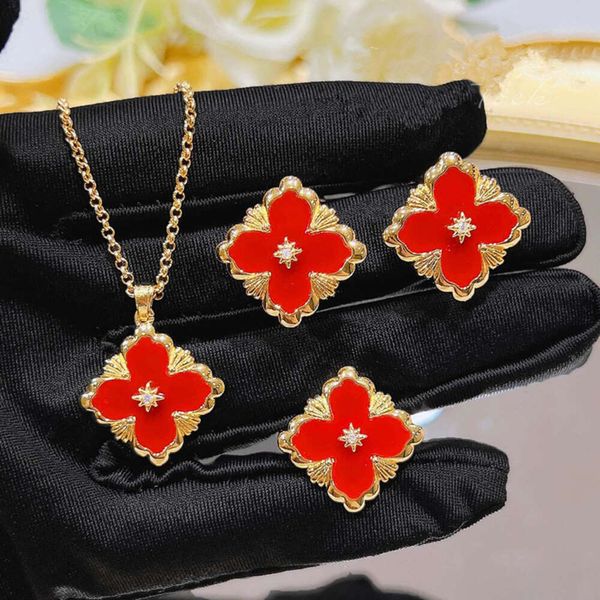 Classic designer necklace jewelry buccellati Jewelry luxury brand White Fritillaria Set French Four Leaf Grass Bracelet Red Agate Necklace Ring Earrings Female, White necklace (40+5)
Classic designer necklace jewelry buccellati Jewelry luxury brand White Fritillaria Set French Four Leaf Grass Bracelet Red Agate Necklace Ring Earrings Female, White necklace (40+5)