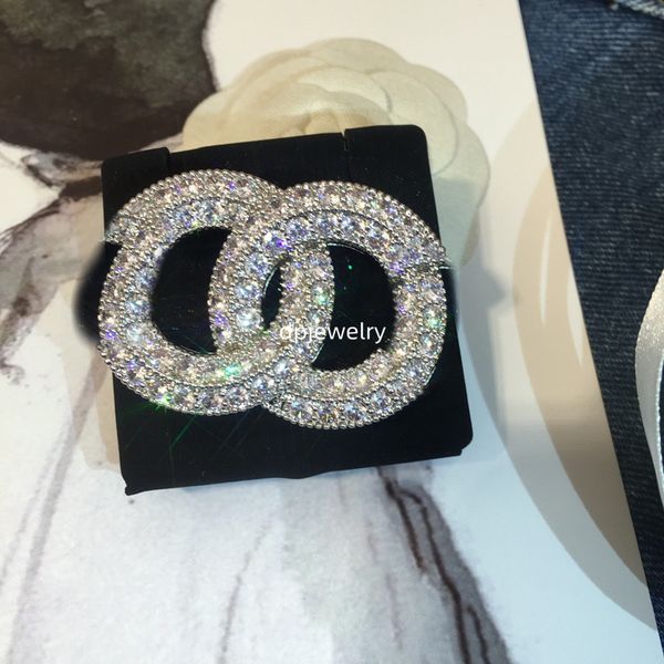 2023 Womens Geometric Charm brooch Luxury Designer Brand Letter Crystal Rhinestone brooch 18K Gold Plated Women Wedding Party Jewelry-1
2023 Womens Geometric Charm brooch Luxury Designer Brand Letter Crystal Rhinestone brooch 18K Gold Plated Women Wedding Party Jewelry-1