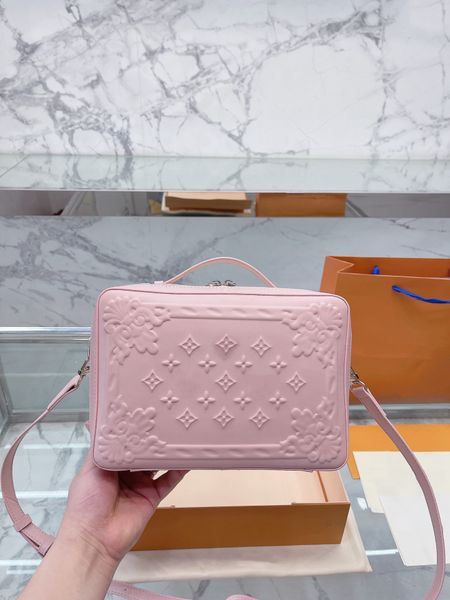 2023 luxury designer bag single shoulder bag crossbody camera bag baroque relief satchel 5a quality
2023 luxury designer bag single shoulder bag crossbody camera bag baroque relief satchel 5a quality