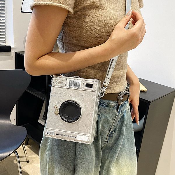 Factory wholesale ladies shoulder bags 3 colors street creative camera bag retro wax leather handbag Joker trend solid color hard box backpack 2113#, Silver
Factory wholesale ladies shoulder bags 3 colors street creative camera bag retro wax leather handbag Joker trend solid color hard box backpack 2113#, Silver