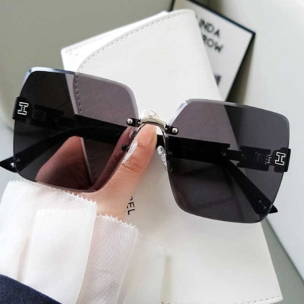 new frameless cut edge sunglasses for women's trendy high-end h fashion trendy sunglasses with uv protection, White;black
new frameless cut edge sunglasses for women's trendy high-end h fashion trendy sunglasses with uv protection, White;black