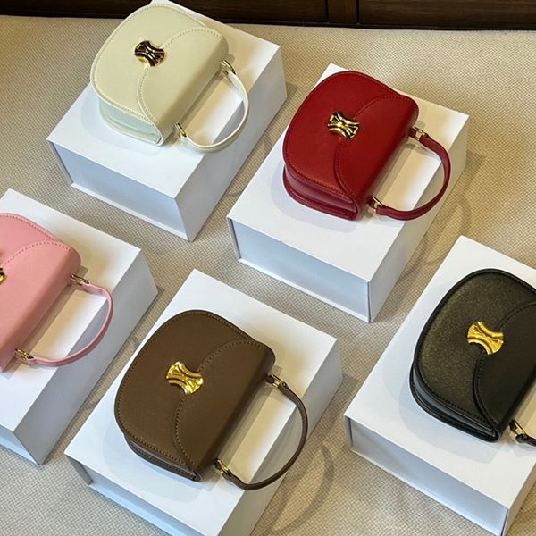 7a quality celiny saddle satchel bag designer womens besace triomphe the tote bag shoulder luxury crossbody travel handbags with strap leath
7a quality celiny saddle satchel bag designer womens besace triomphe the tote bag shoulder luxury crossbody travel handbags with strap leath
