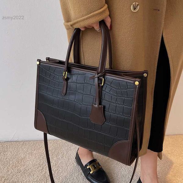 totes commuter large bag for women in autumn and winter of 2023 new fashion pattern versatile cross-body bag large capacity portabl
totes commuter large bag for women in autumn and winter of 2023 new fashion pattern versatile cross-body bag large capacity portabl