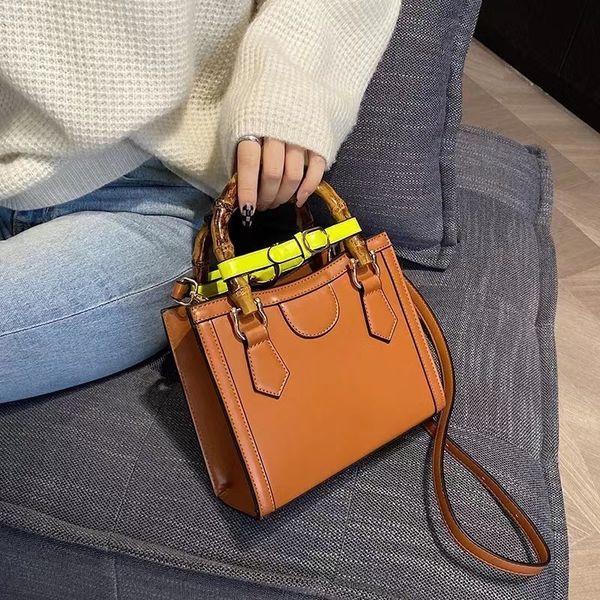 evening bags brand shoulder bags for women bamboo handle handbag luxury hand bag designer purses crossbody bag tote bag cute satchel 230414
evening bags brand shoulder bags for women bamboo handle handbag luxury hand bag designer purses crossbody bag tote bag cute satchel 230414