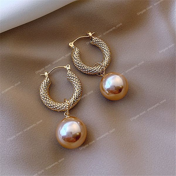 2020 new arrival fashion fine pearl drop earrings contracted senior geometric metal temperament women earrings jewelry earringsdangle earrin, Silver
2020 new arrival fashion fine pearl drop earrings contracted senior geometric metal temperament women earrings jewelry earringsdangle earrin, Silver