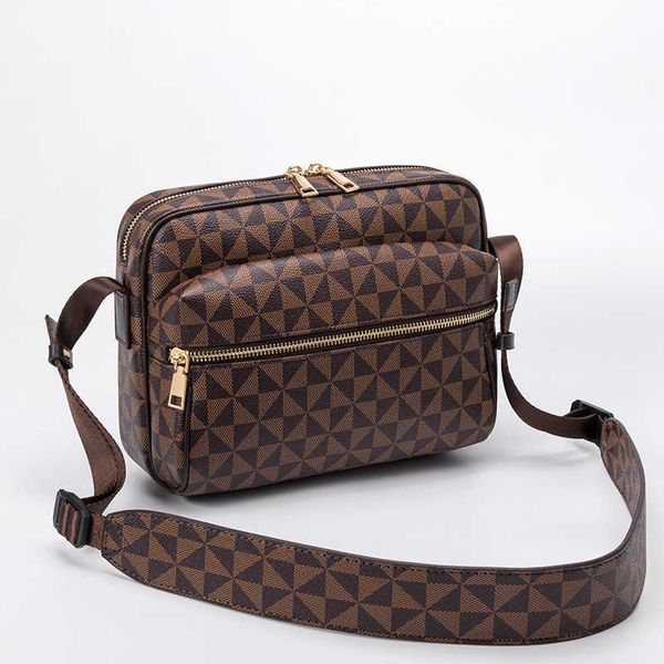 shopping bags luxury design fashion shoulder crossbody bag for men street work travel messenger bag male retro business plaid leather satche
shopping bags luxury design fashion shoulder crossbody bag for men street work travel messenger bag male retro business plaid leather satche