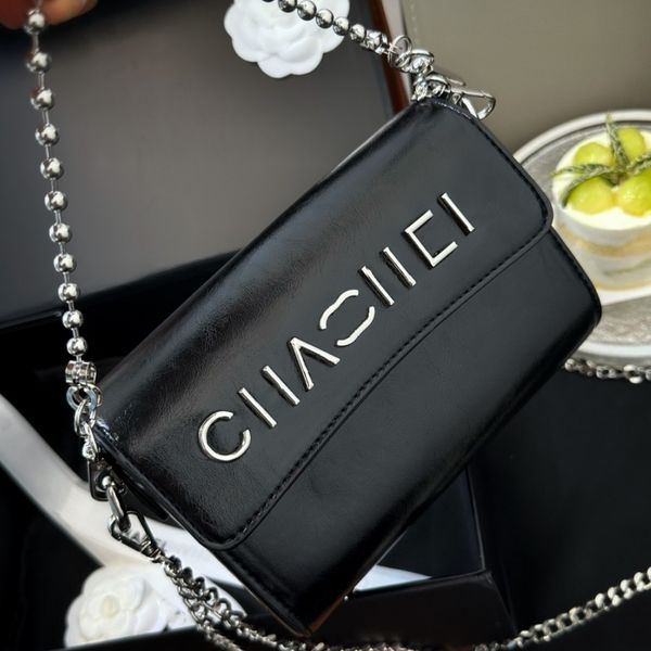designer bag 2023 new shoulder bag chain small square bag crossbody bag oil wax leather letter mobile phone bag high grade leather
designer bag 2023 new shoulder bag chain small square bag crossbody bag oil wax leather letter mobile phone bag high grade leather