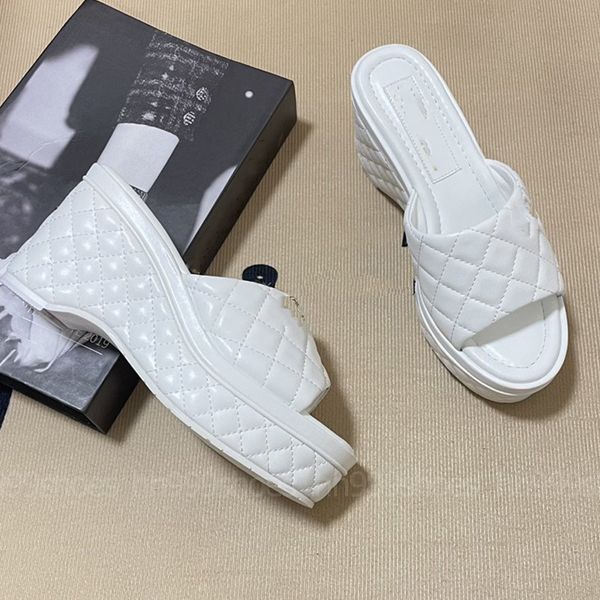 channel thick-soled slippers women's shoes designer sandals rhombus and platform slippers shoes 35-40 5xr0, Black
channel thick-soled slippers women's shoes designer sandals rhombus and platform slippers shoes 35-40 5xr0, Black