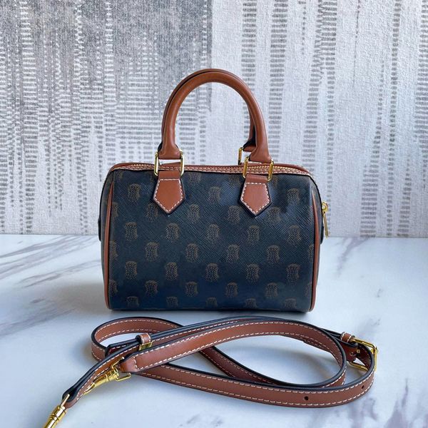 designer bag tote travel bag luxury handbag luggage mirror quality leather shoulder bags women mens fashion crossbody clutch bags
designer bag tote travel bag luxury handbag luggage mirror quality leather shoulder bags women mens fashion crossbody clutch bags