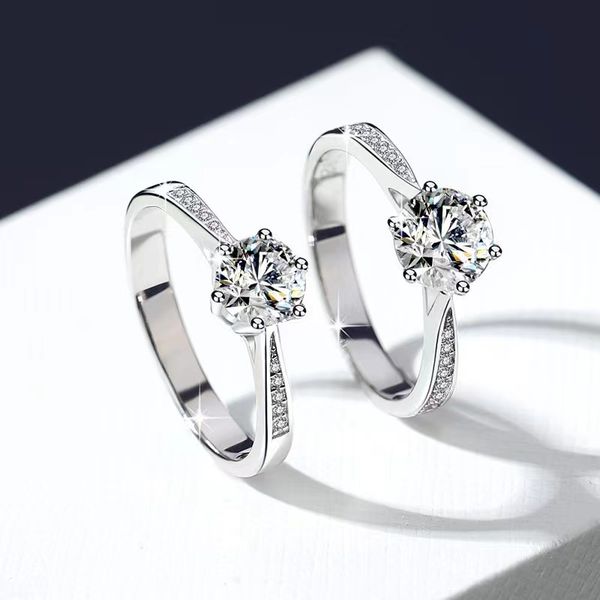 Moissanite Ring 925 Sterling Silver Engagement Wedding Ring for Female Suitable for Banquet Party Official Occasions Anniversary Gift
Moissanite Ring 925 Sterling Silver Engagement Wedding Ring for Female Suitable for Banquet Party Official Occasions Anniversary Gift