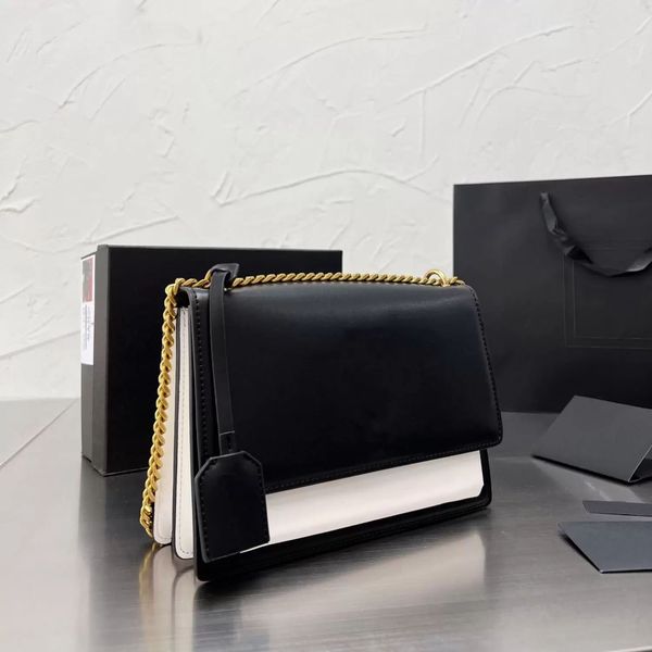 2023 fashion summer messenger bag solid color three-compartment large-capacity envelope bags casual classic daily shopping party must-have s, Black;red
2023 fashion summer messenger bag solid color three-compartment large-capacity envelope bags casual classic daily shopping party must-have s, Black;red
