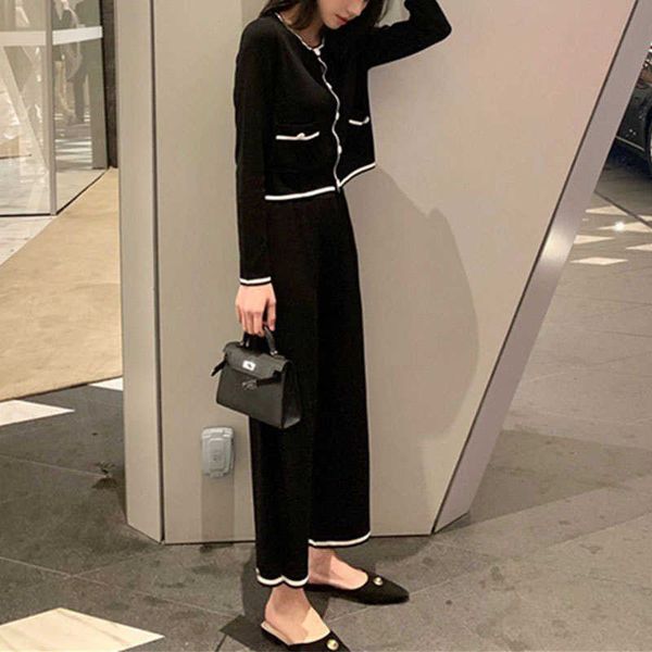 2023 autumn and winter new fashion style slim age reducing knitwear small fragrance wide leg pants sweet two piece set, Black;white
2023 autumn and winter new fashion style slim age reducing knitwear small fragrance wide leg pants sweet two piece set, Black;white
