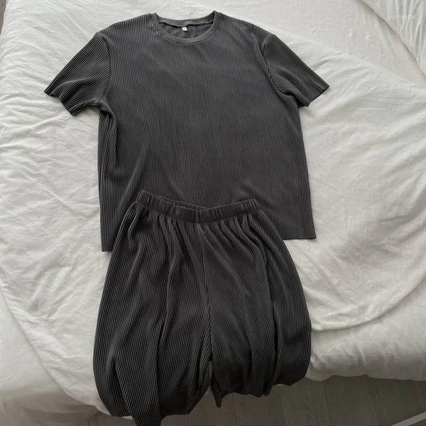 men's tracksuits men summer sets thin loose elastic ice silk short-sleeved shorts two-piece suit, Gray
men's tracksuits men summer sets thin loose elastic ice silk short-sleeved shorts two-piece suit, Gray