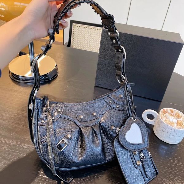 2023 designer b bags motorcycle bag women classic style cowskin crossbody handbags shoulder underarm bag white, Black;red
2023 designer b bags motorcycle bag women classic style cowskin crossbody handbags shoulder underarm bag white, Black;red