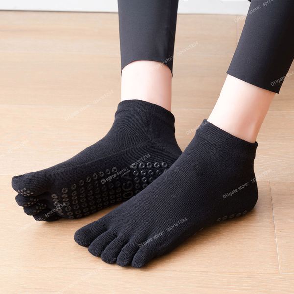2021 women breathable pilates socks anti-slip five toe yoga socks quick-dry cotton ladies ballet dance elasticity fitness socks sportswear a, Black
2021 women breathable pilates socks anti-slip five toe yoga socks quick-dry cotton ladies ballet dance elasticity fitness socks sportswear a, Black