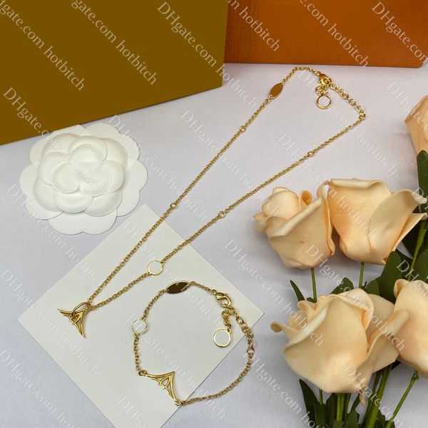 classic letter pendant necklace luxury womens jewelry sets vintage gold charm bracelet ladies wedding jewelrys with box, Black
classic letter pendant necklace luxury womens jewelry sets vintage gold charm bracelet ladies wedding jewelrys with box, Black