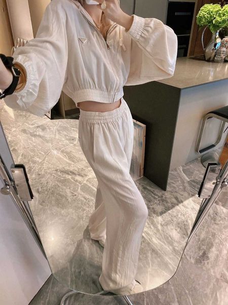 p family 23 spring/summer new fashion classic triangle ribbon hooded coat+straight elastic waist casual pants, Black;white
p family 23 spring/summer new fashion classic triangle ribbon hooded coat+straight elastic waist casual pants, Black;white