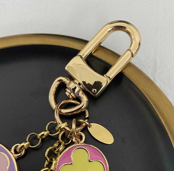 keychains lanyards fashion luxury designer keychain classic brands key buckle flower letter pattern genuine leather golden mens womens bag m, Silver
keychains lanyards fashion luxury designer keychain classic brands key buckle flower letter pattern genuine leather golden mens womens bag m, Silver