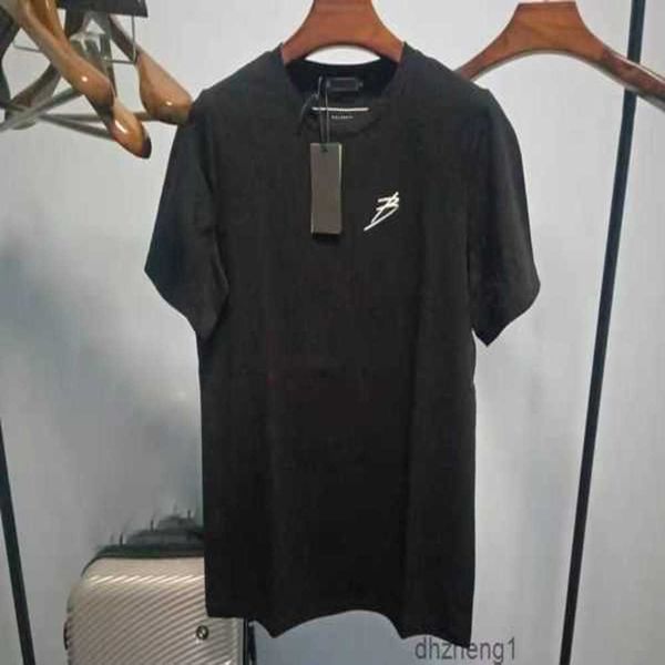 men's t-shirts 2023 summer mens designer t shirt casual man womens tees with letters print short sleeves sell luxury men hip hop clothe, White;black
men's t-shirts 2023 summer mens designer t shirt casual man womens tees with letters print short sleeves sell luxury men hip hop clothe, White;black