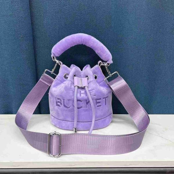 totes cute winter bucket bag for women handbags brand designer plush lady shoulder crossbody bags luxury faux fur shopping purses 2022
totes cute winter bucket bag for women handbags brand designer plush lady shoulder crossbody bags luxury faux fur shopping purses 2022