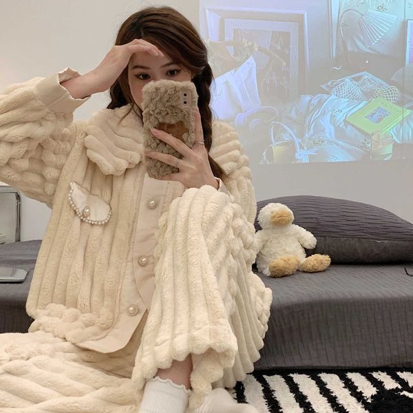 coral velvet pajamas for women in autumn and winter korean version of ins thickened and plush flannel warm and fragrant home clothing set, Black;gray
coral velvet pajamas for women in autumn and winter korean version of ins thickened and plush flannel warm and fragrant home clothing set, Black;gray