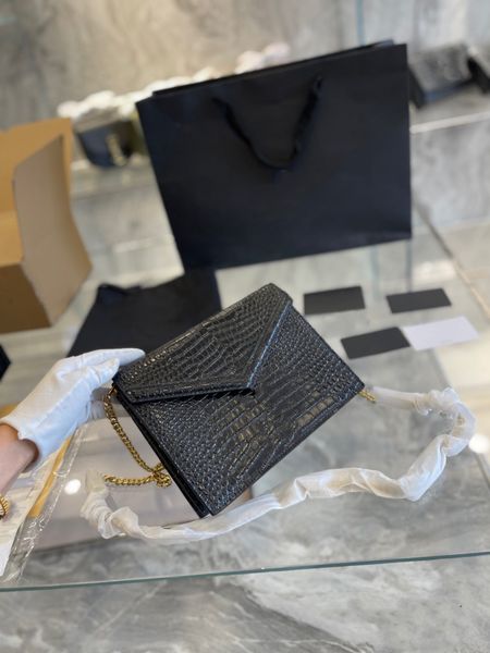 classic fashion women bag designer letter envelope handbag crossbody bag chain bag black fashion versatile crocodile pattern
classic fashion women bag designer letter envelope handbag crossbody bag chain bag black fashion versatile crocodile pattern