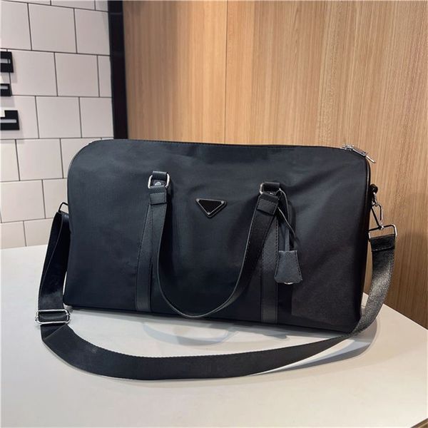 re nylon duffle bag saffiano black triangle handbag outdoor luggage single shoulder simple luxury solid color travel bags zipper lock catch
re nylon duffle bag saffiano black triangle handbag outdoor luggage single shoulder simple luxury solid color travel bags zipper lock catch