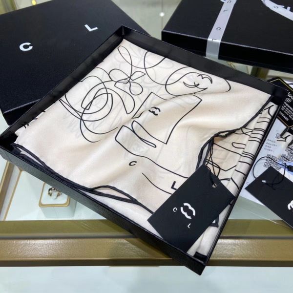 90 * 90 designer scarf women's fashion new advanced simulation silk scarf spring and summer versatile thin sunscreen scarf, Blue;gray
90 * 90 designer scarf women's fashion new advanced simulation silk scarf spring and summer versatile thin sunscreen scarf, Blue;gray