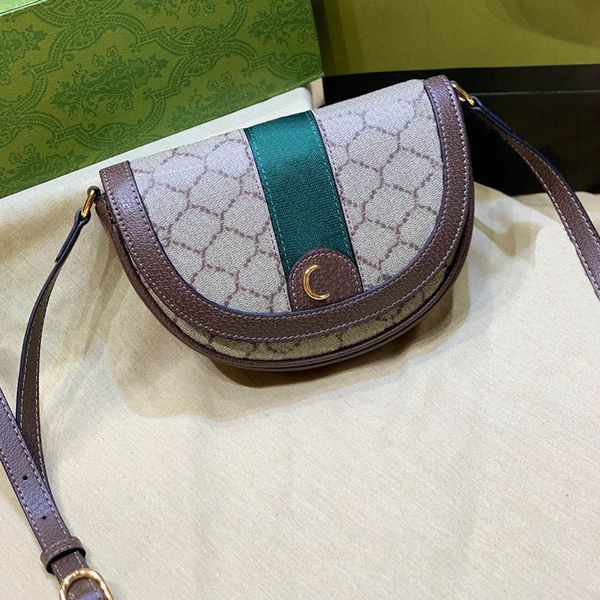 r bag 757309 retro alphabet men and women crossbody bag fashion portable half moon bag mini shoulder bag femininity purse card bag
r bag 757309 retro alphabet men and women crossbody bag fashion portable half moon bag mini shoulder bag femininity purse card bag