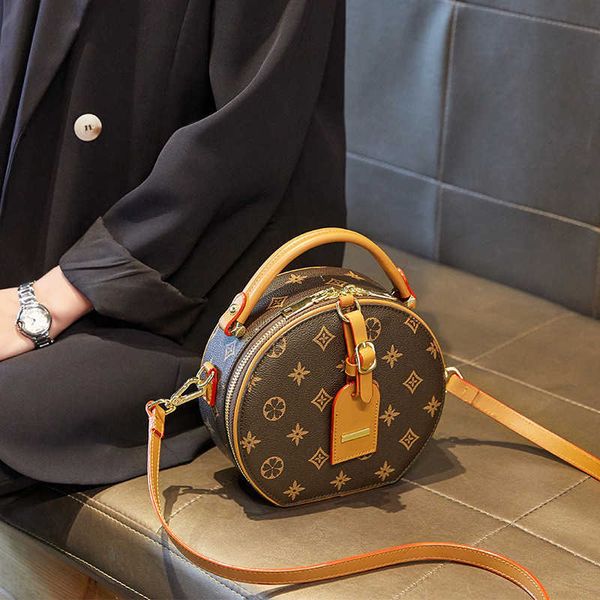 shopping bags ivk luxury women's shoulder bags designer backpack crossbody shoulder purses handbag women clutch travel tote bag 230417
shopping bags ivk luxury women's shoulder bags designer backpack crossbody shoulder purses handbag women clutch travel tote bag 230417