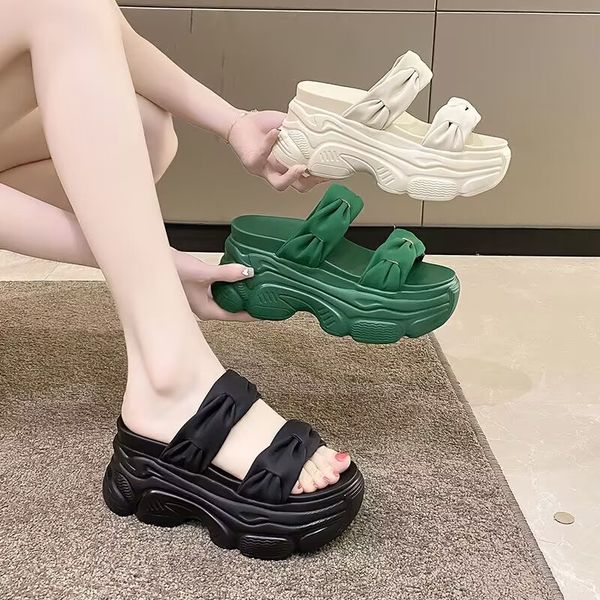 slipper female thick soled outside wear fashion all-in-one leisure beach high heel cake personality non-slip sandals, Black
slipper female thick soled outside wear fashion all-in-one leisure beach high heel cake personality non-slip sandals, Black