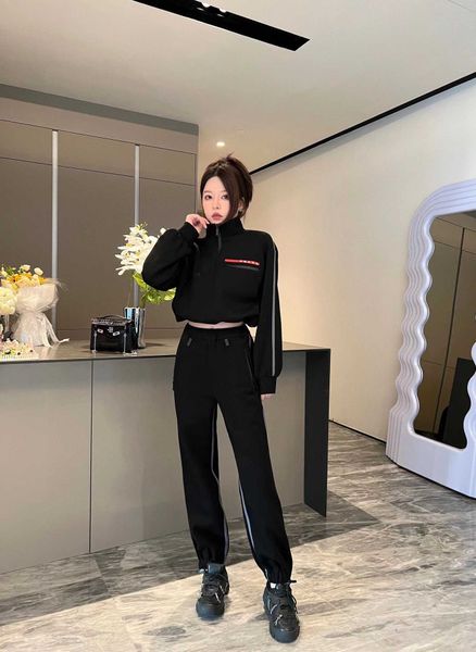 p family 23 spring/summer new classic pressed glue long red label pocket pants fashionable and versatile sports set, Black;white
p family 23 spring/summer new classic pressed glue long red label pocket pants fashionable and versatile sports set, Black;white