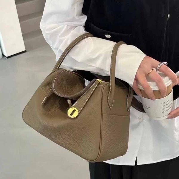 leather tote bag luxury women's designer wallet cowhide material shoulder crossbody bags large capacity fashion gold buckle square bag
leather tote bag luxury women's designer wallet cowhide material shoulder crossbody bags large capacity fashion gold buckle square bag