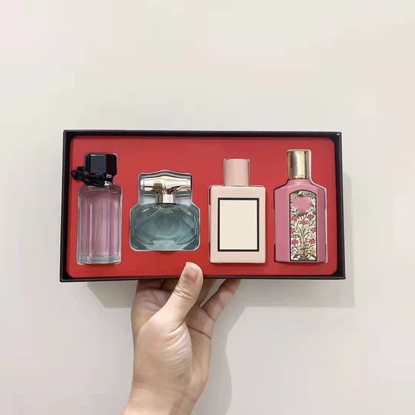 factory wholesale floral women perfume luxury collection high custom gift box perfume set 25ml*4
factory wholesale floral women perfume luxury collection high custom gift box perfume set 25ml*4