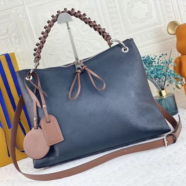 2023 handbag presbyopia classic shoulder bags designer luxury messenger bag handbag large capacity travel shopping handheld braided strap no, Black;red
2023 handbag presbyopia classic shoulder bags designer luxury messenger bag handbag large capacity travel shopping handheld braided strap no, Black;red