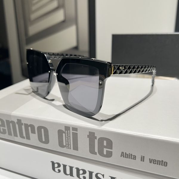 ch8418 sunglasses for women men designer summer shades polarized eyeglasses big frame black vintage oversized sun glasses of women male, White;black
ch8418 sunglasses for women men designer summer shades polarized eyeglasses big frame black vintage oversized sun glasses of women male, White;black