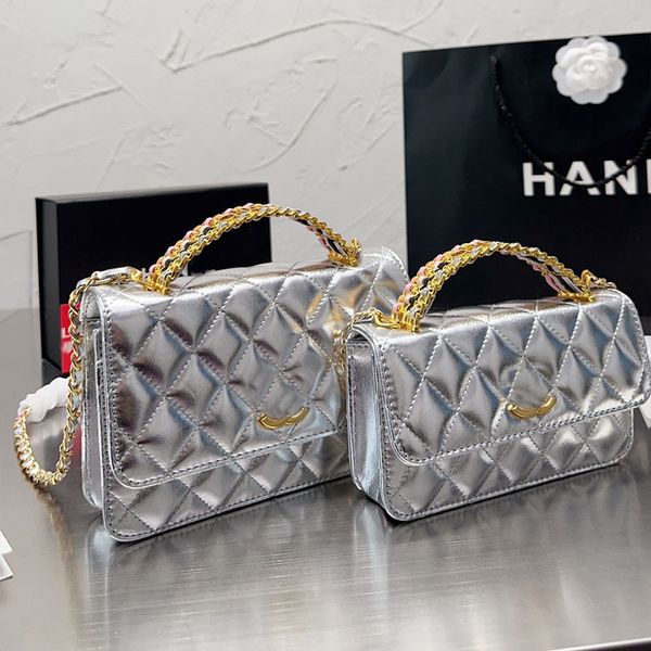 women woc flap bag hollow metal handle designer tote calfskin leather multicolor matelasse chain crossbody shoulder handbag 5 colors fashion
women woc flap bag hollow metal handle designer tote calfskin leather multicolor matelasse chain crossbody shoulder handbag 5 colors fashion