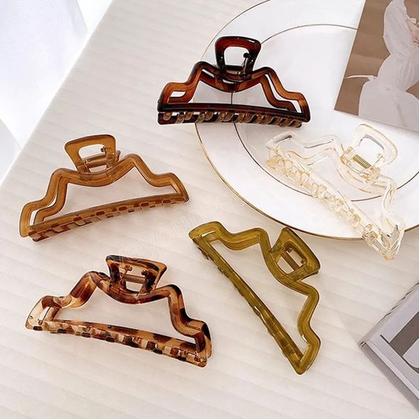 korean new retro transparent hanger shape large 12.3cm fashion brown color resin plastic hair clip hair accessories, Golden;silver
korean new retro transparent hanger shape large 12.3cm fashion brown color resin plastic hair clip hair accessories, Golden;silver