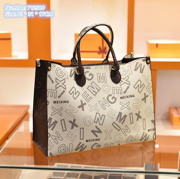 wholesale ladies shoulder bags 2 colors simple double-sided printed flower handbag classic letters bulk shopping bag elegant color matching
wholesale ladies shoulder bags 2 colors simple double-sided printed flower handbag classic letters bulk shopping bag elegant color matching