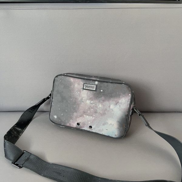 designer designed shoulder bag for both men and women, crossbody bag with star pattern camera bag, travel essential leisure bag
designer designed shoulder bag for both men and women, crossbody bag with star pattern camera bag, travel essential leisure bag
