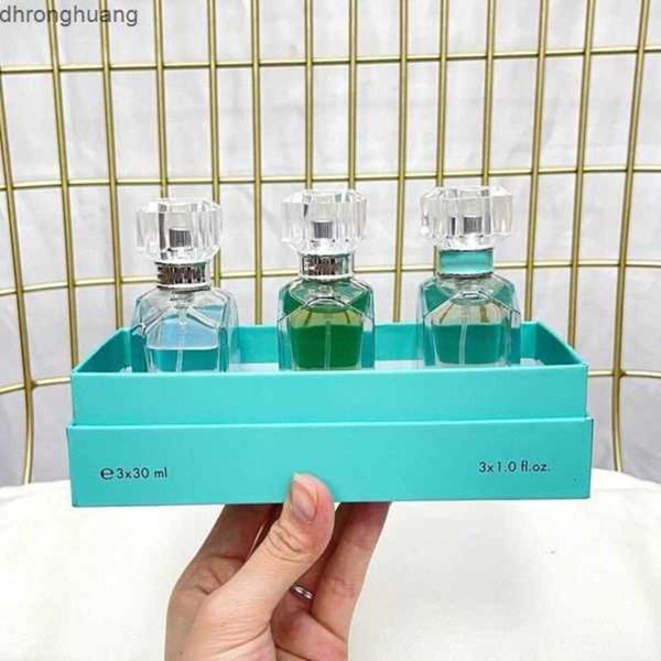 deodorant 2022 luxury brand women perfume 30ml with 4pcs 3pcs set eau de parfum long lasting smell edp woman cologne spray 4 in 1 kit fragra
deodorant 2022 luxury brand women perfume 30ml with 4pcs 3pcs set eau de parfum long lasting smell edp woman cologne spray 4 in 1 kit fragra