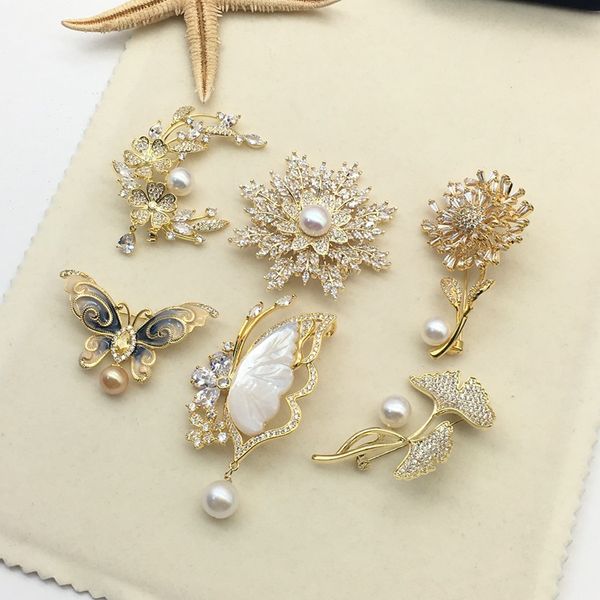 a pearl brooch with chinese characteristics. beauty china with very beautiful with pearl corsage worn by fashionable women, Silver
a pearl brooch with chinese characteristics. beauty china with very beautiful with pearl corsage worn by fashionable women, Silver