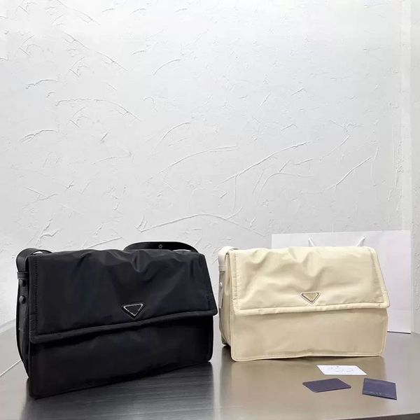 casual shoulder bags designer luxury men women universal messenger bag waterproof fabric tote large capacity, Black;red
casual shoulder bags designer luxury men women universal messenger bag waterproof fabric tote large capacity, Black;red