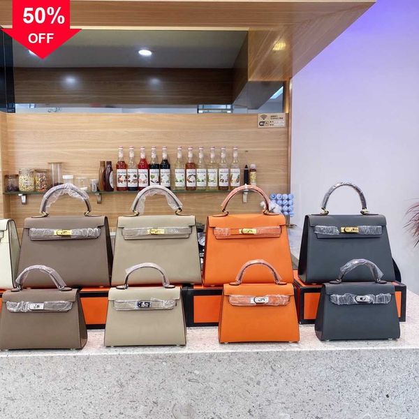 2022 fashion purse designer bag women totes shoulder bags cowskin genuine leather handbag scarf charm with shoulders handbagsa
2022 fashion purse designer bag women totes shoulder bags cowskin genuine leather handbag scarf charm with shoulders handbagsa
