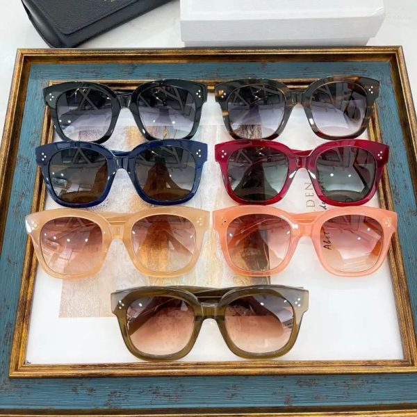 Sunglasses 2023 Women Star 4002UN European Internet Sensation Fashion Style Frame Brand Design Eyewear
Sunglasses 2023 Women Star 4002UN European Internet Sensation Fashion Style Frame Brand Design Eyewear