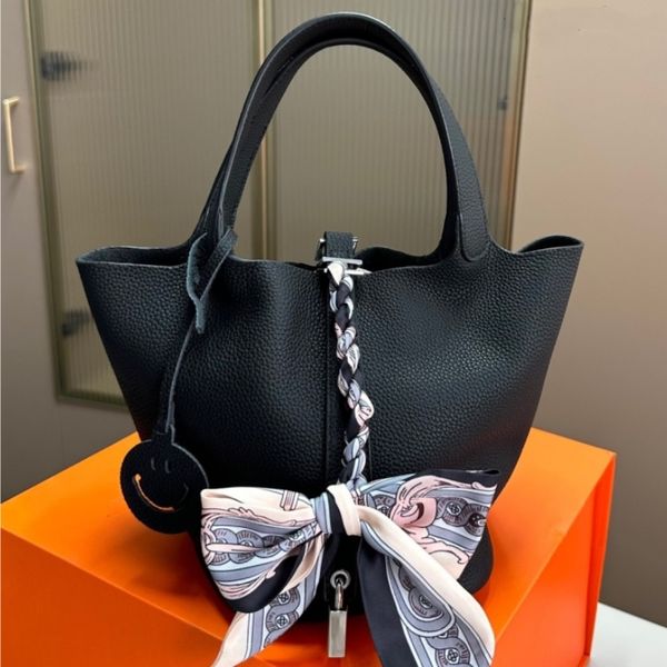classic designer hand bag french wax thread fully handmade vegetable basket bag tc cowhide bucket bag lychee pattern high-end genuine leathe
classic designer hand bag french wax thread fully handmade vegetable basket bag tc cowhide bucket bag lychee pattern high-end genuine leathe
