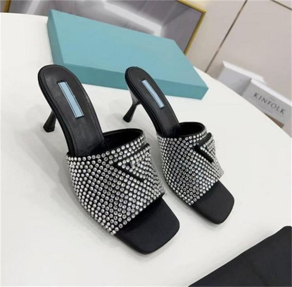 2022 spring new crystal diamond slippers iconic triangular logo square head highheeled women shoes designers women039s pe5386369, Black
2022 spring new crystal diamond slippers iconic triangular logo square head highheeled women shoes designers women039s pe5386369, Black
