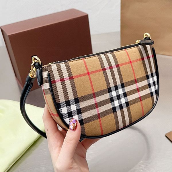 luxury designer shoulder bag for women elegant and spacious leather handbag with detachable strap and interior compartments 20cm
luxury designer shoulder bag for women elegant and spacious leather handbag with detachable strap and interior compartments 20cm