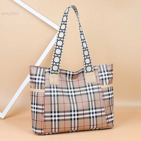 shoulder bags tote bag for women 2023 trend fashion three color stitching handbag shopping reunion high capacity shoulder female bag
shoulder bags tote bag for women 2023 trend fashion three color stitching handbag shopping reunion high capacity shoulder female bag